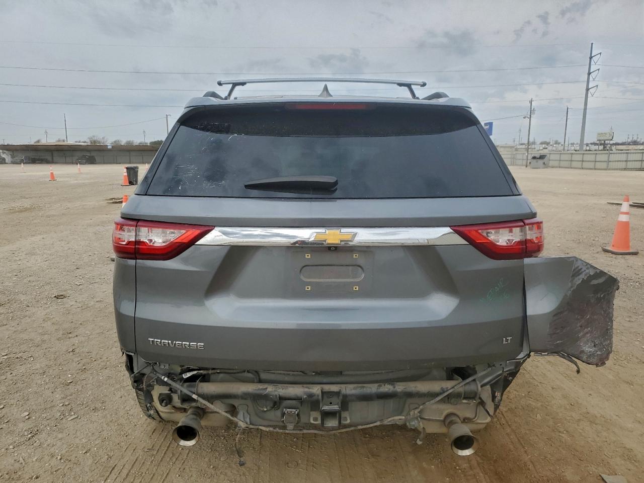 2020 CHEVROLET TRAVERSE LT photo 6