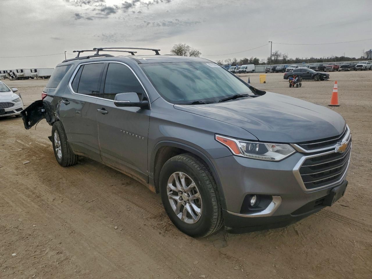 2020 CHEVROLET TRAVERSE LT photo 4
