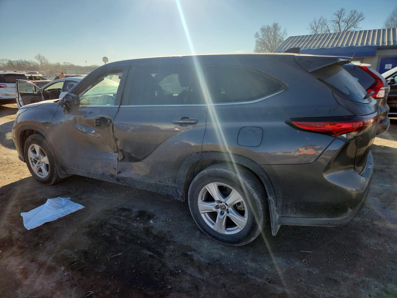 2023 TOYOTA HIGHLANDER L photo 2