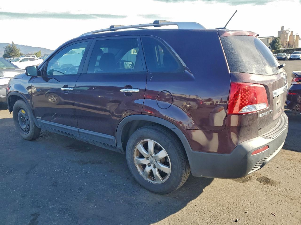 2012 KIA SORENTO BASE photo 2