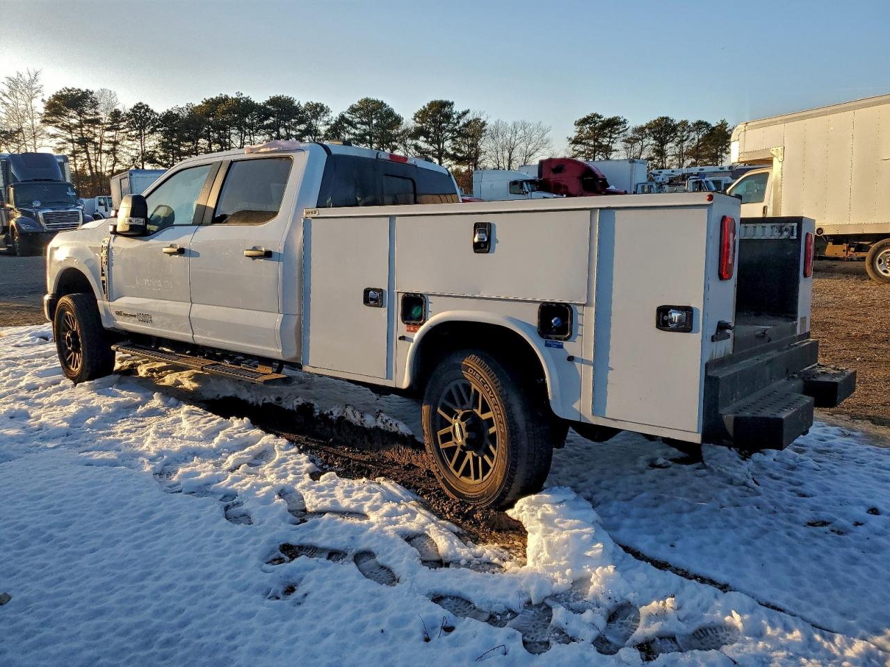 2023 FORD F350 SUPER DUTY photo 2