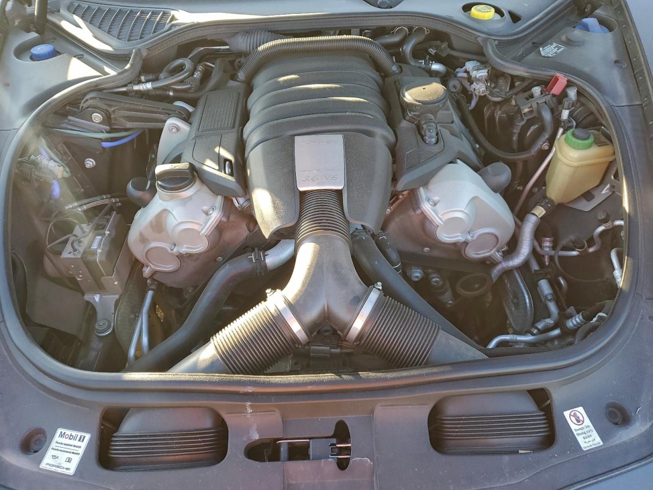 2016 PORSCHE PANAMERA 2 photo 11