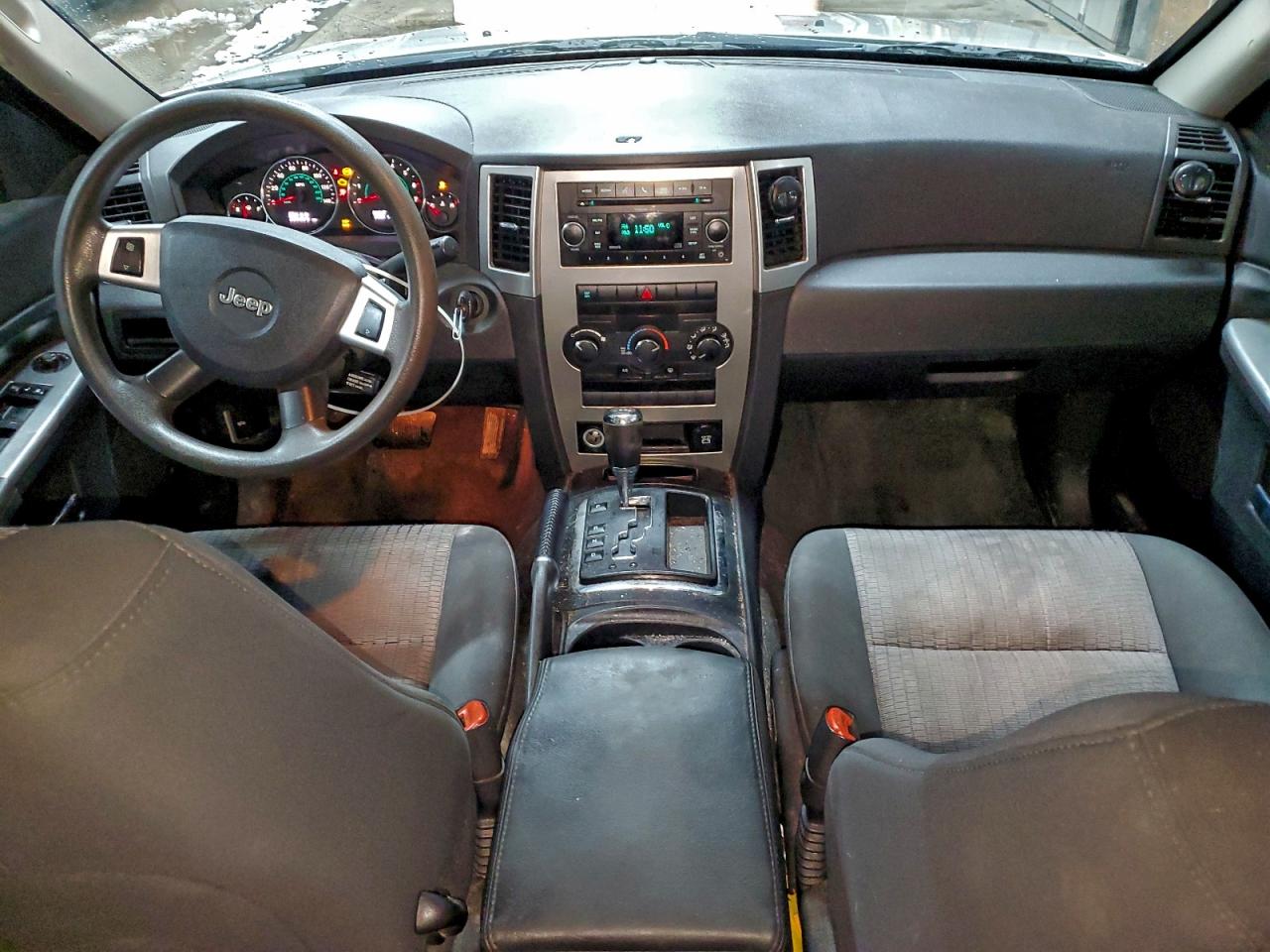 2010 JEEP GRAND CHEROKEE LAREDO photo 22