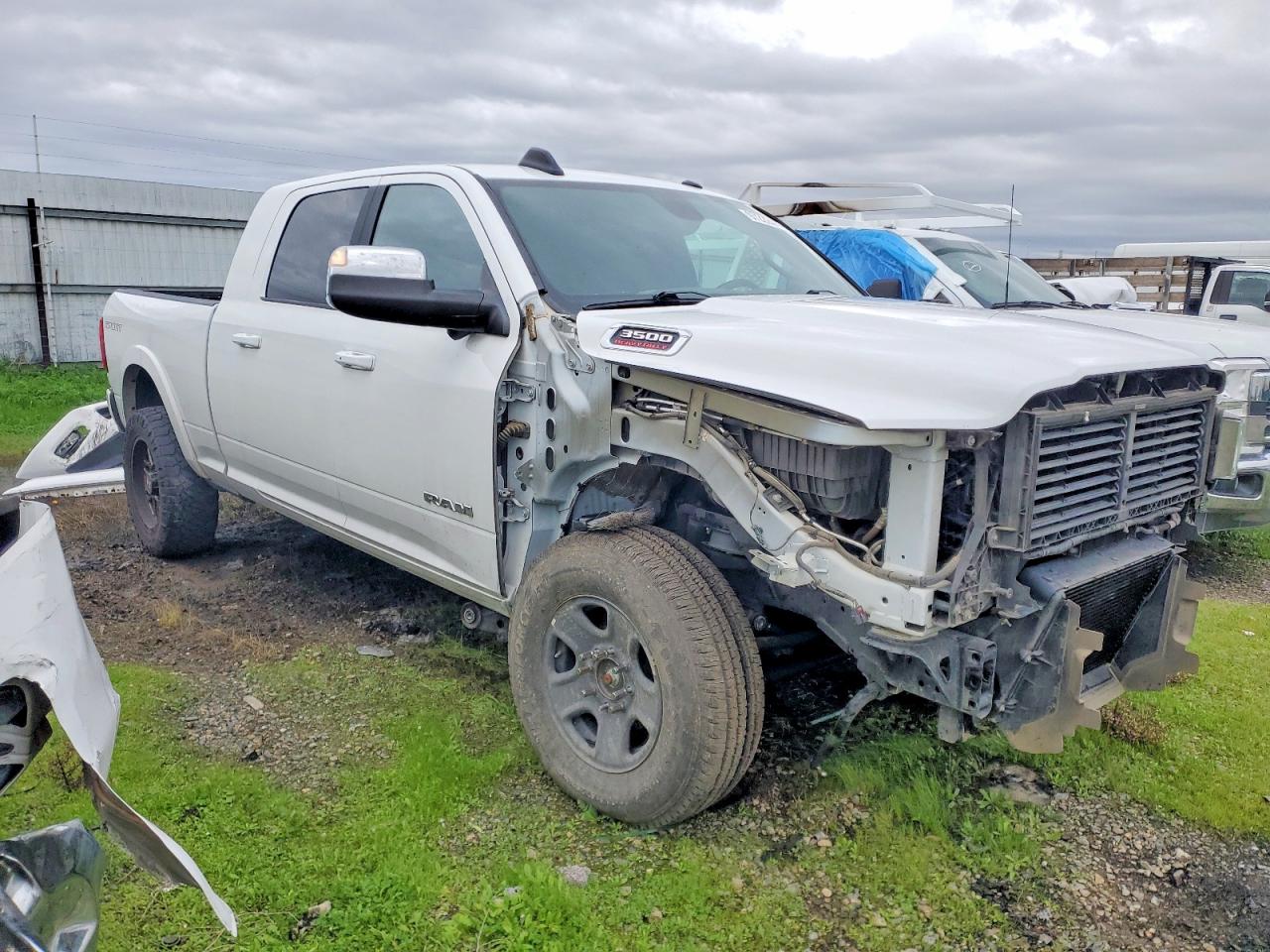 2019 RAM 3500 LARAMIE photo 13