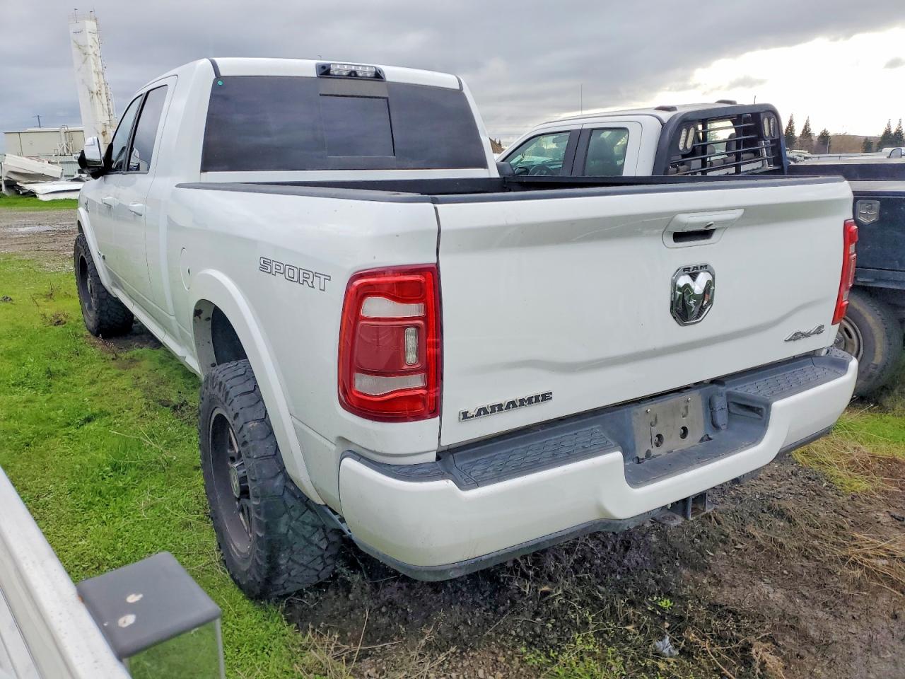 2019 RAM 3500 LARAMIE photo 5