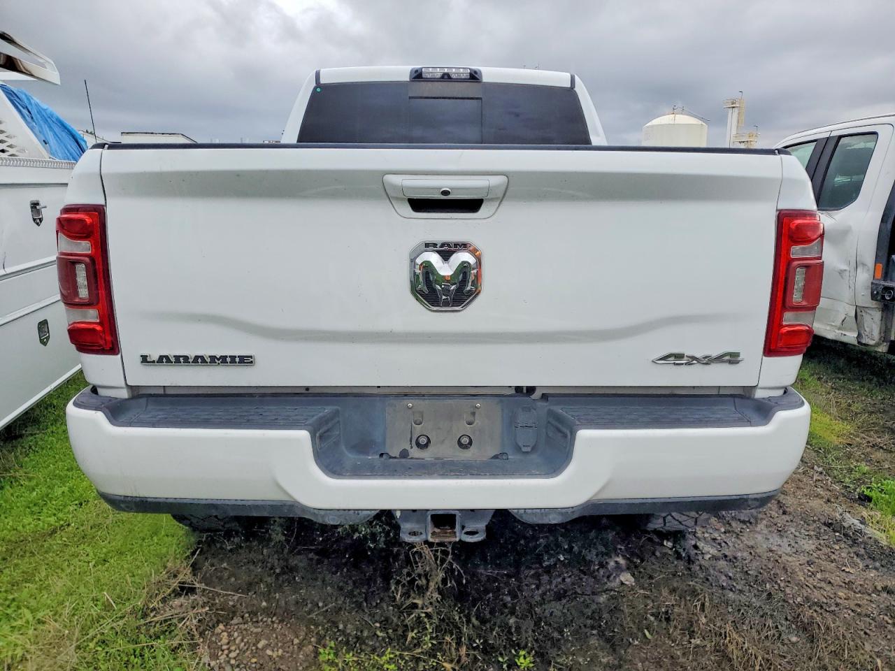 2019 RAM 3500 LARAMIE photo 21