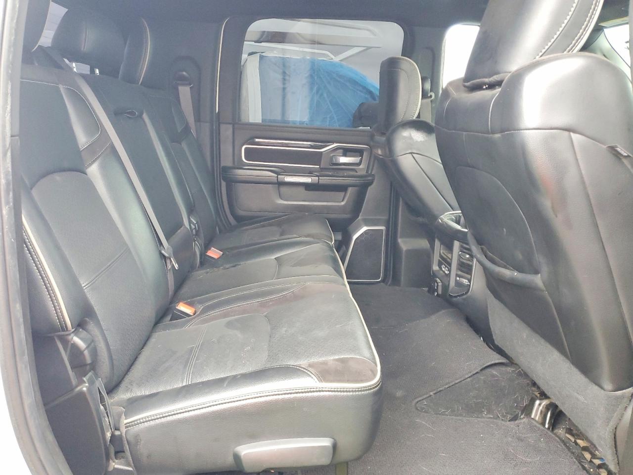 2019 RAM 3500 LARAMIE photo 37