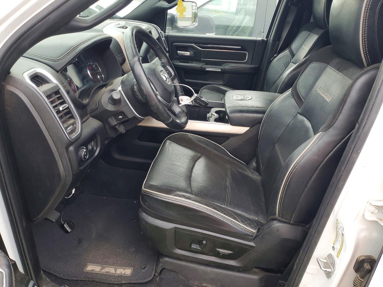 2019 RAM 3500 LARAMIE photo 25