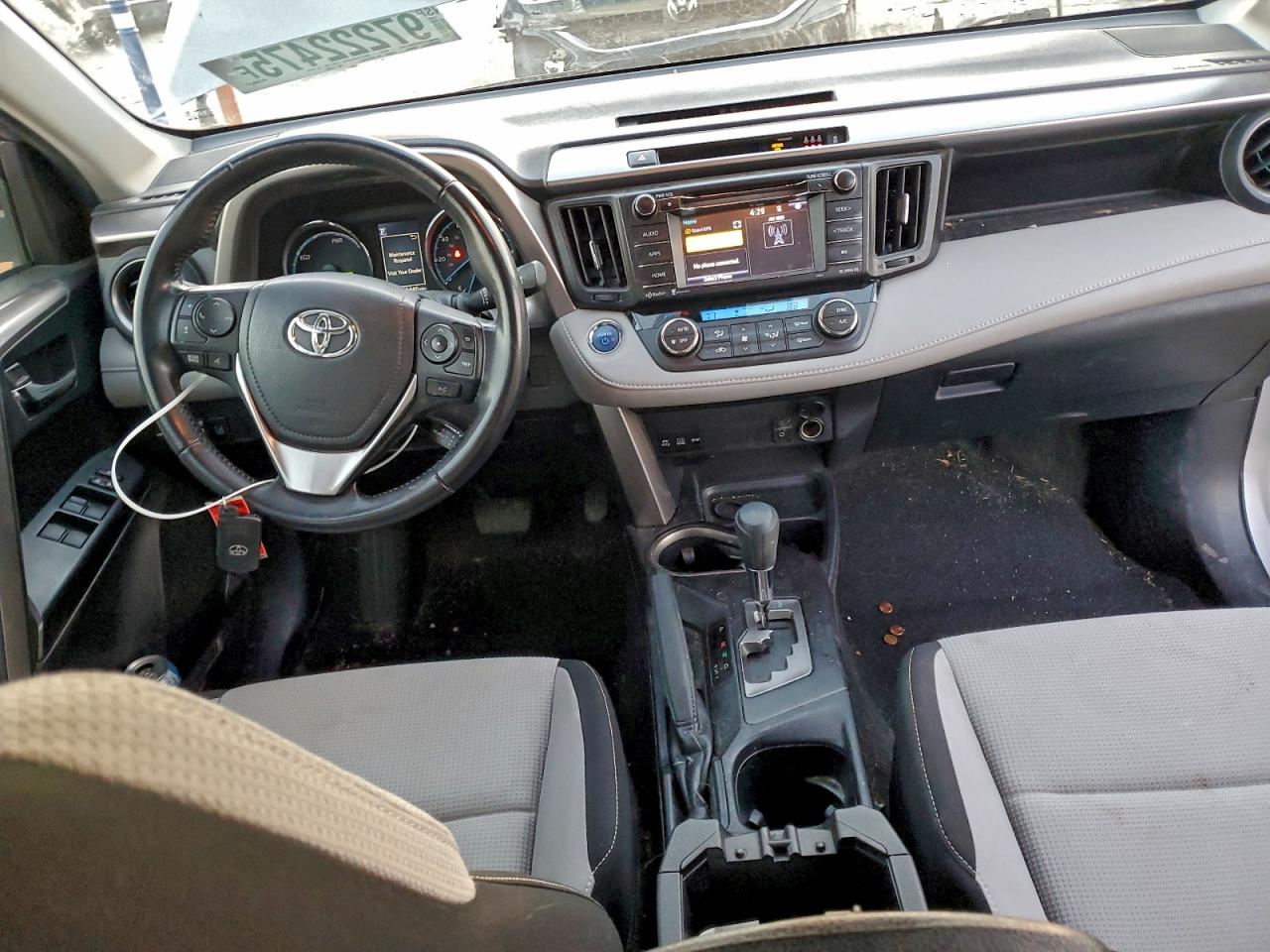 2018 TOYOTA RAV4 HV LE photo 22