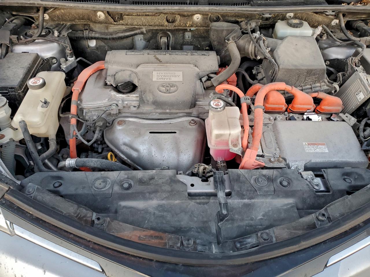 2018 TOYOTA RAV4 HV LE photo 31