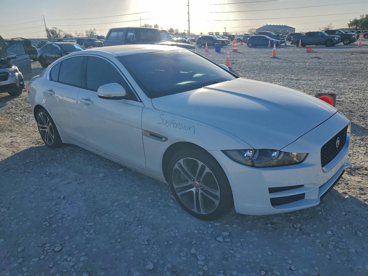 2017 JAGUAR XE PREMIUM photo 7