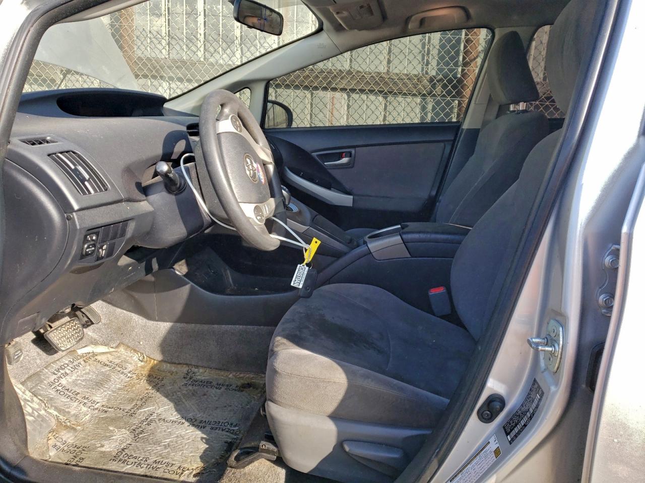 2014 TOYOTA PRIUS photo 7