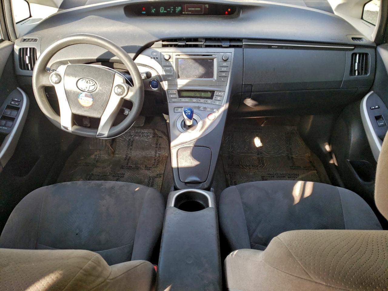 2014 TOYOTA PRIUS photo 8