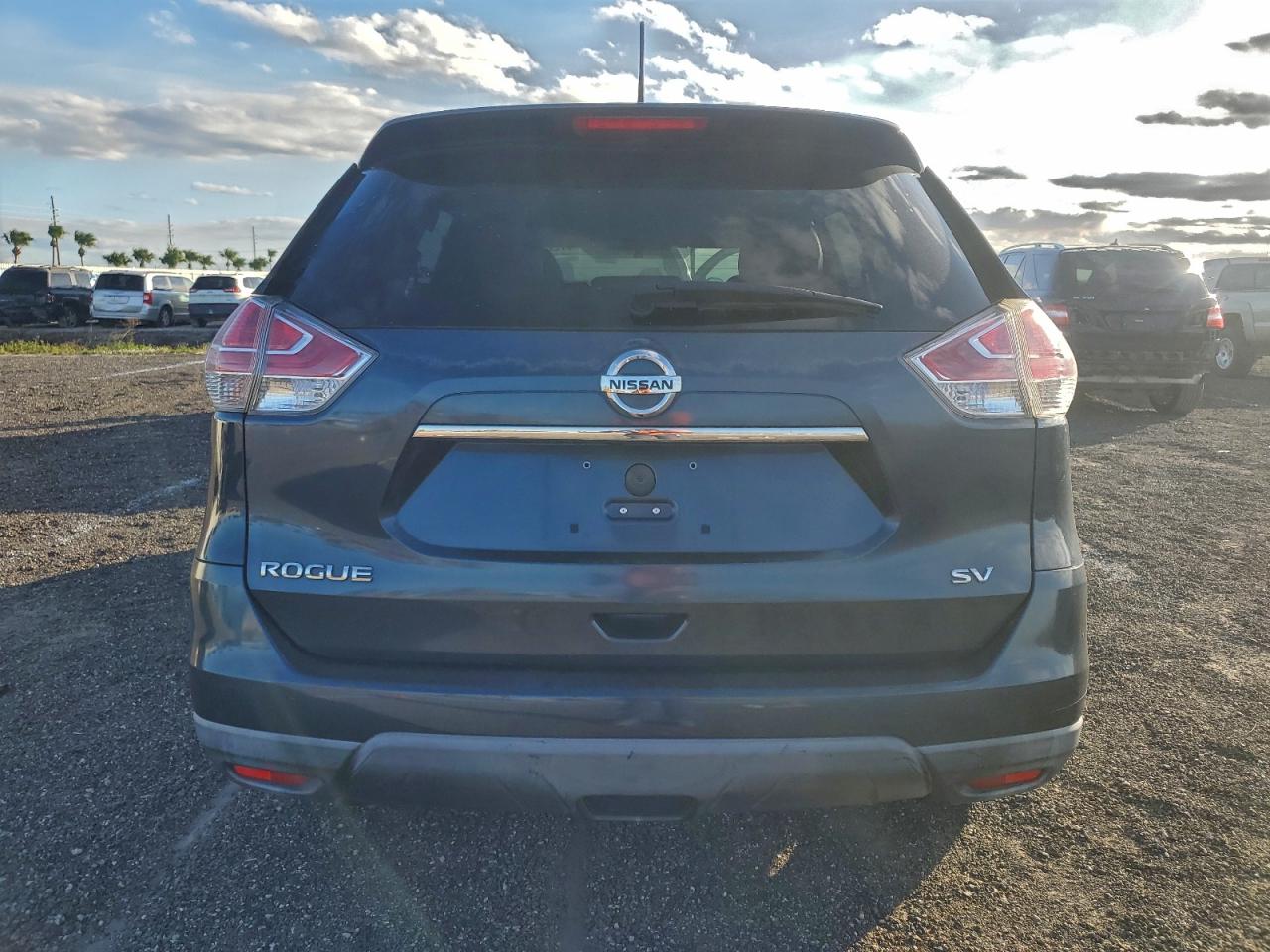 2016 NISSAN ROGUE S photo 6
