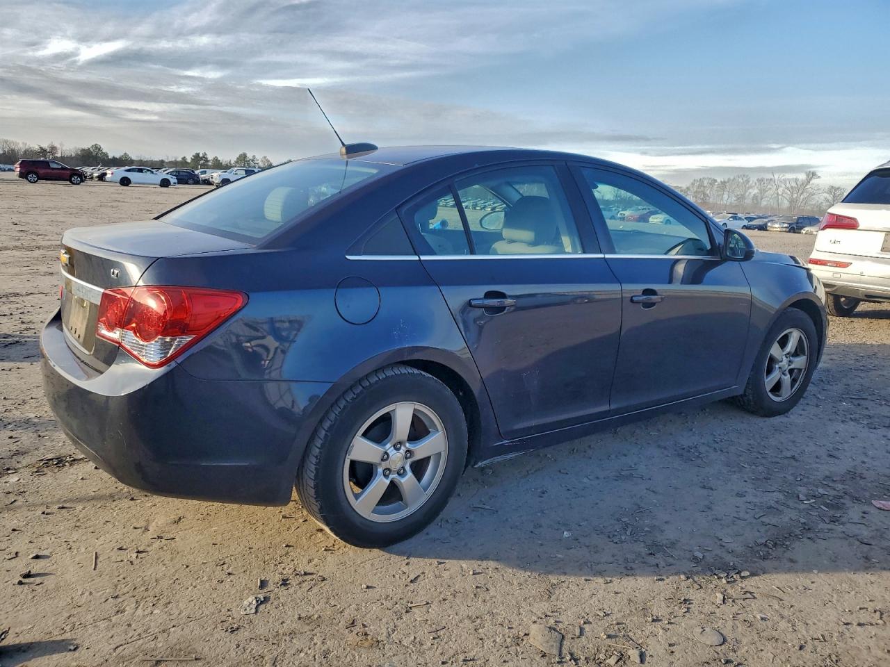 2016 CHEVROLET CRUZE LIMITED LT photo 3