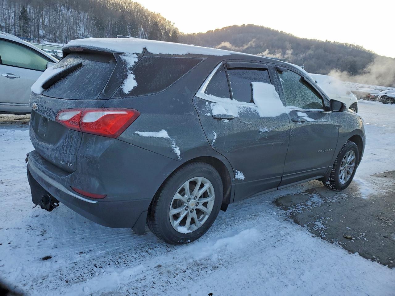 2020 CHEVROLET EQUINOX LT photo 3