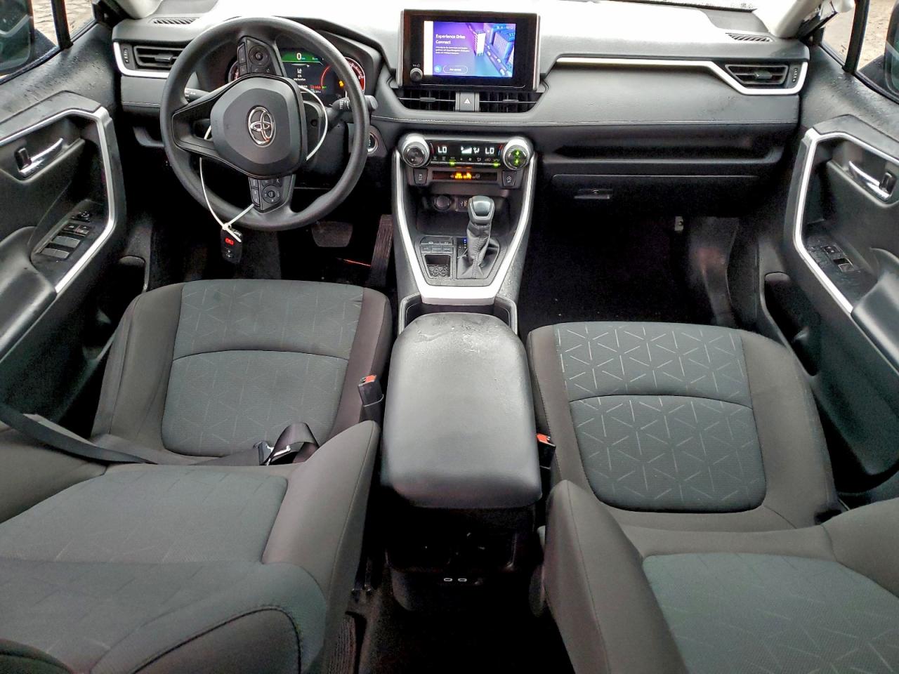 2024 TOYOTA RAV4 XLE photo 22