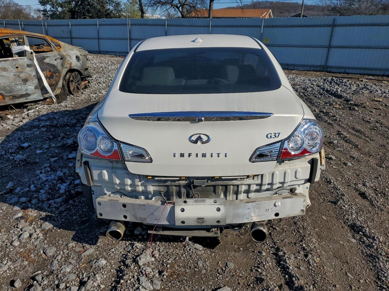 2013 INFINITI G37 BASE photo 16