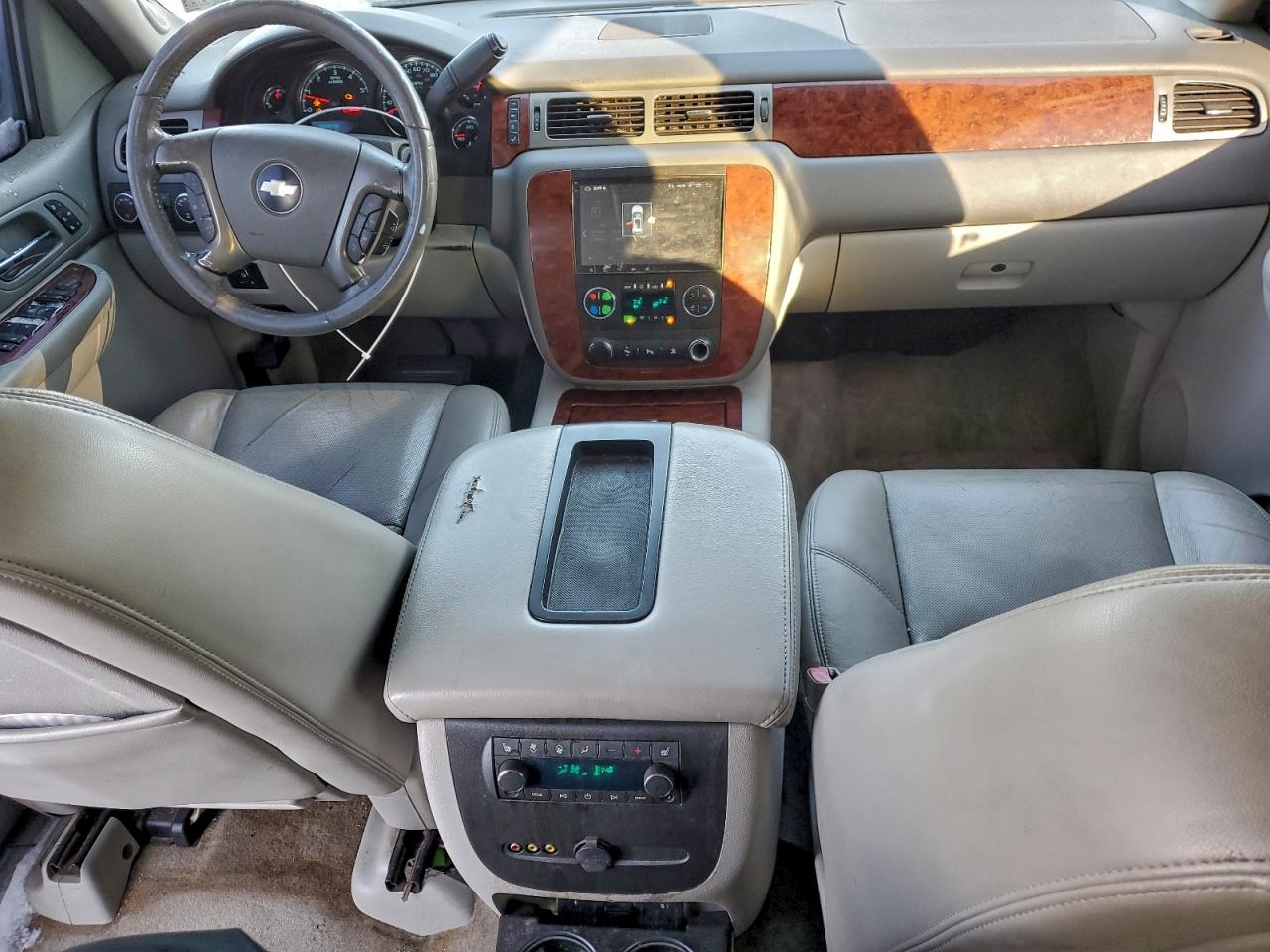 2009 CHEVROLET SUBURBAN K1500 LTZ photo 22