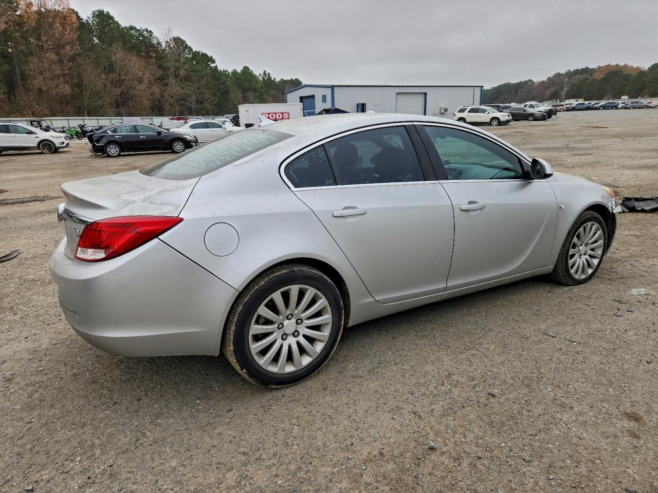 2011 BUICK REGAL CXL photo 3