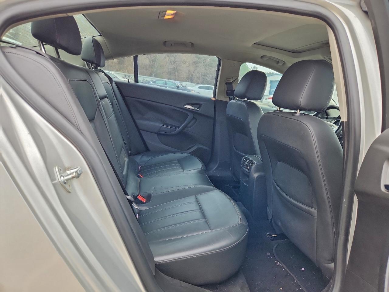 2011 BUICK REGAL CXL photo 10