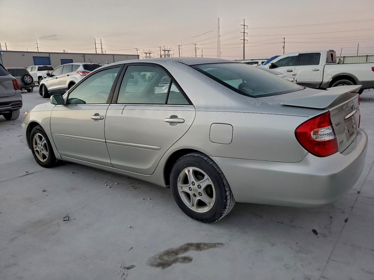 2003 TOYOTA CAMRY LE photo 3