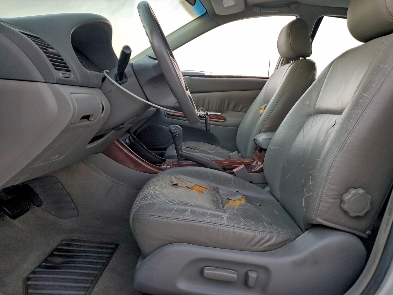 2003 TOYOTA CAMRY LE photo 13