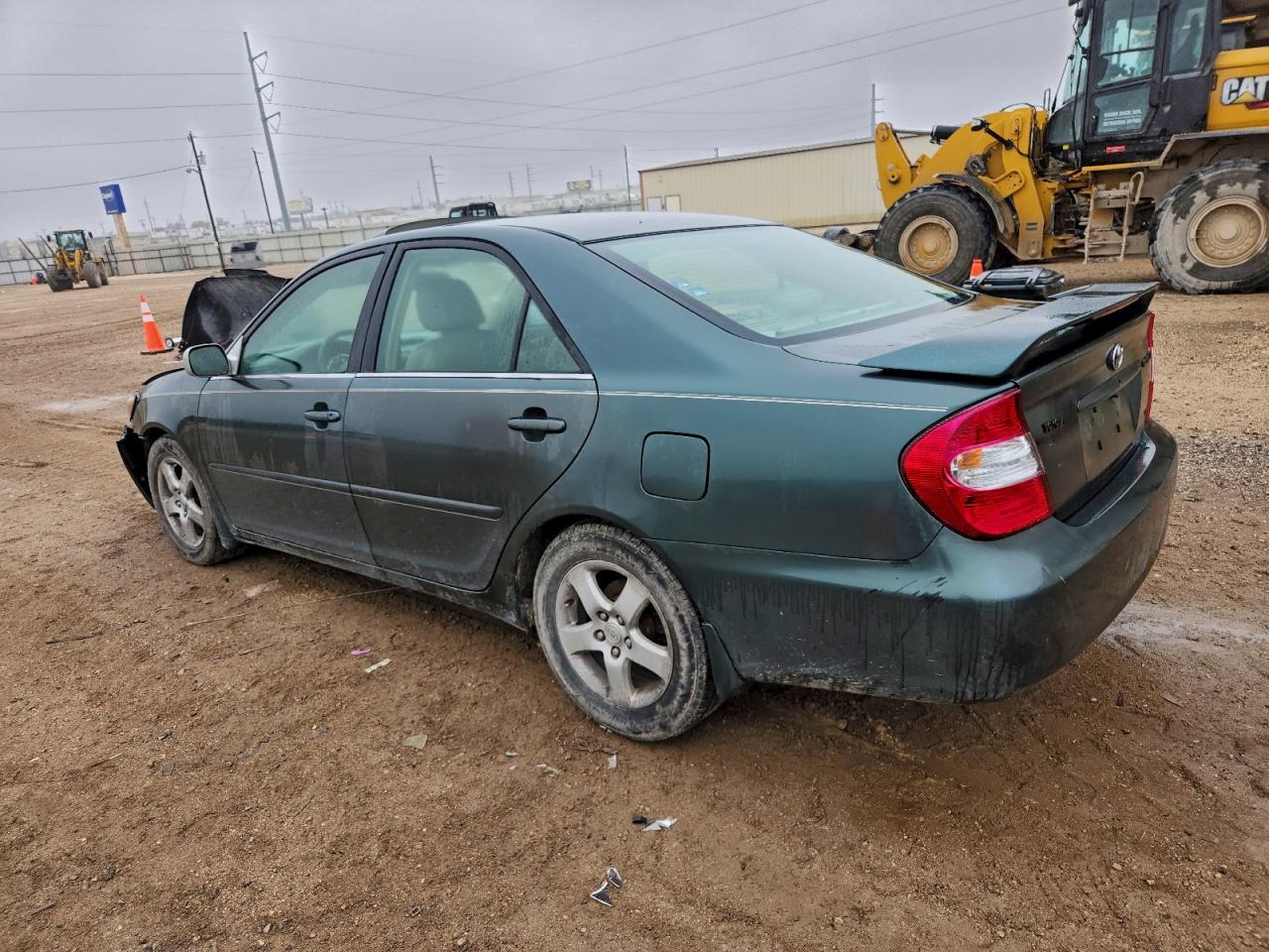 2002 TOYOTA CAMRY LE photo 2