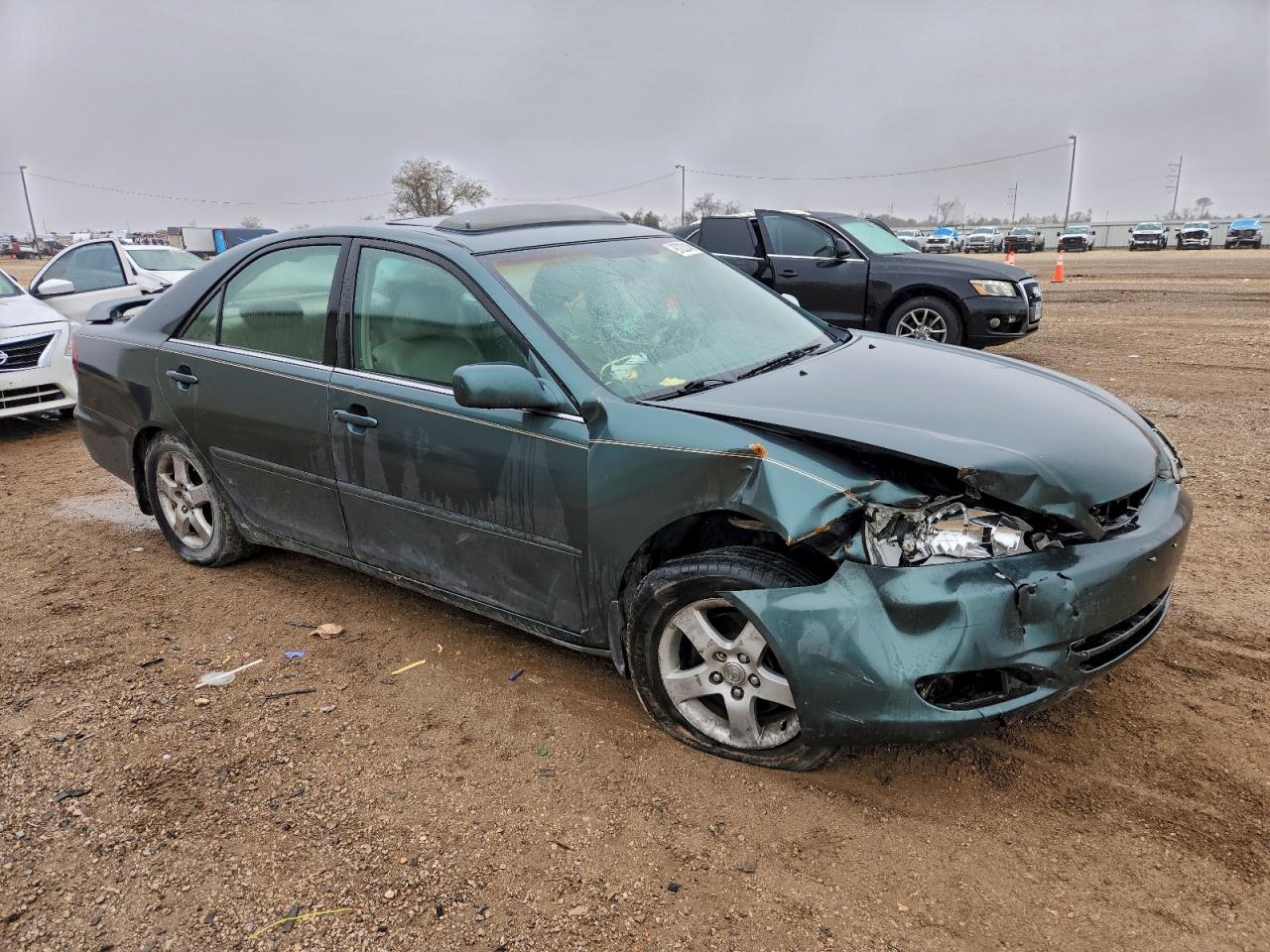 2002 TOYOTA CAMRY LE photo 4