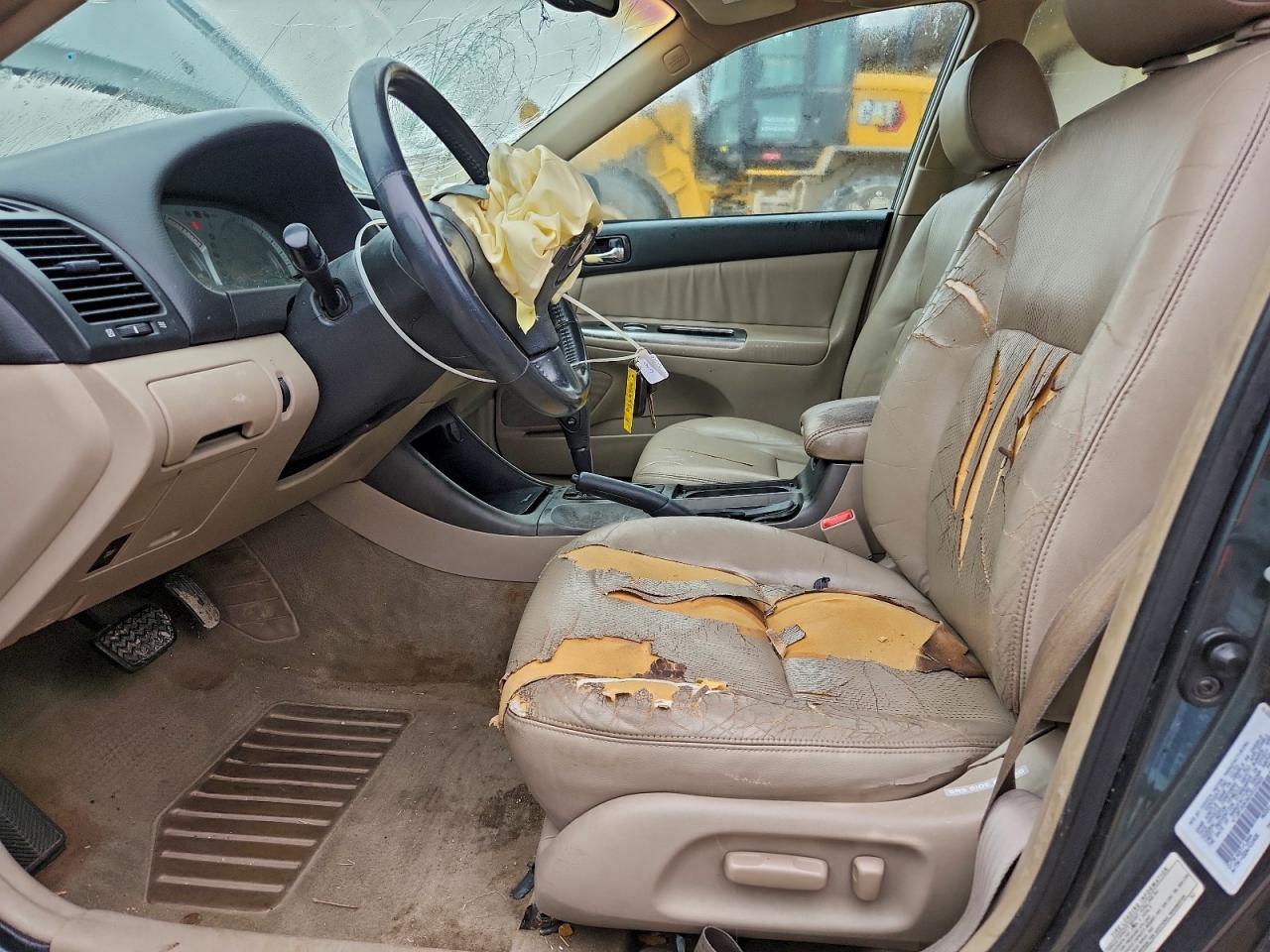 2002 TOYOTA CAMRY LE photo 7