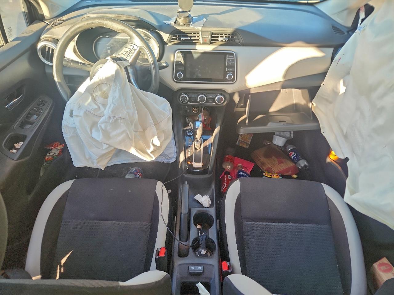 2021 NISSAN VERSA SV photo 15