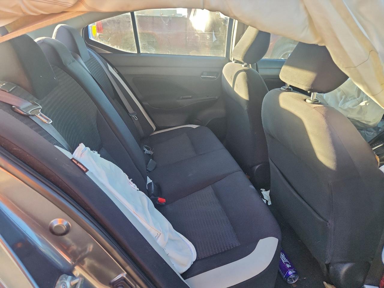 2021 NISSAN VERSA SV photo 19