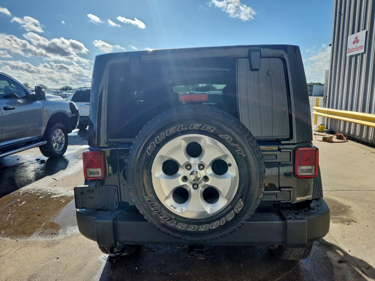 2015 JEEP WRANGLER UNLIMITED SAHARA photo 11