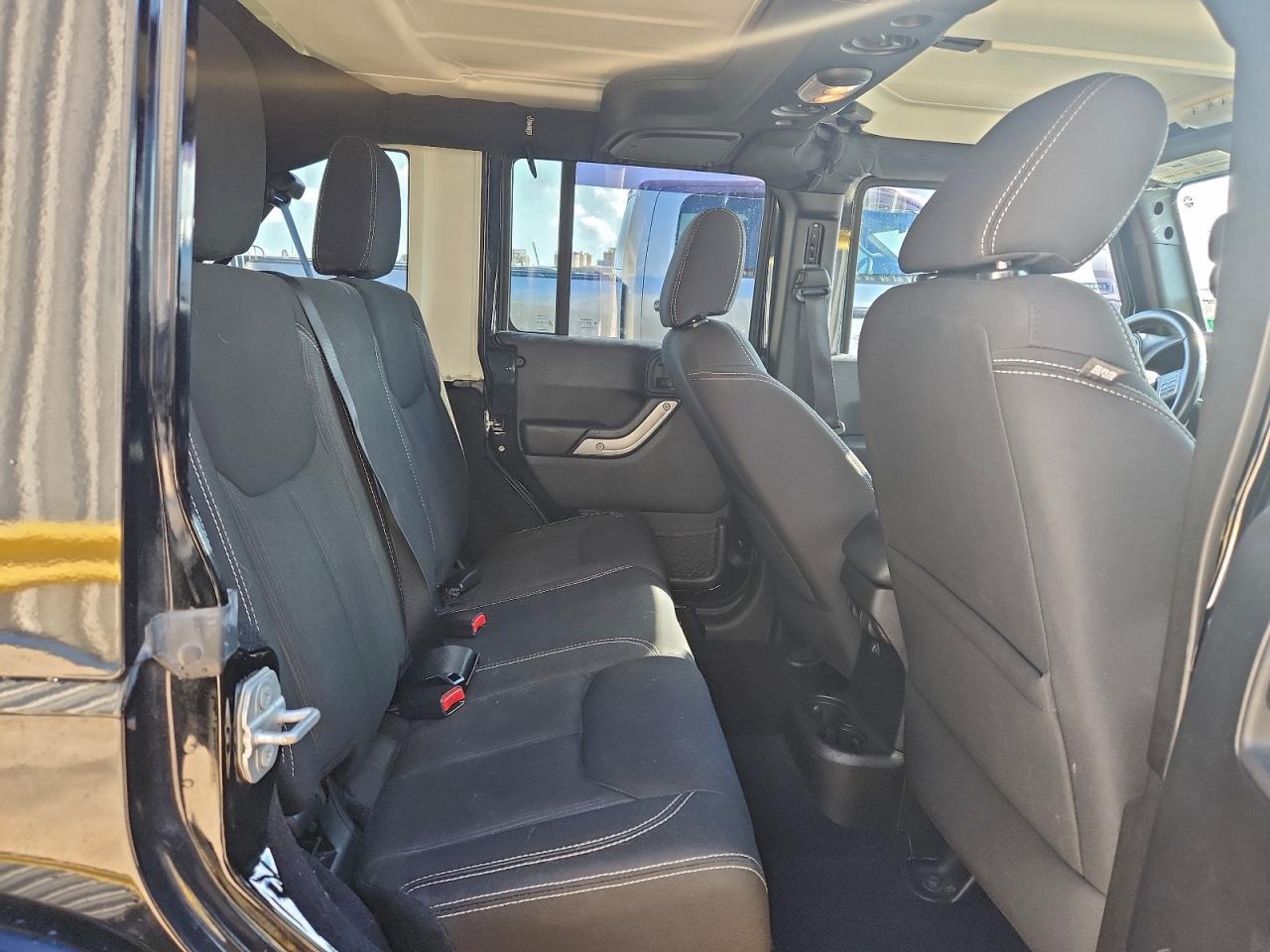 2015 JEEP WRANGLER UNLIMITED SAHARA photo 21