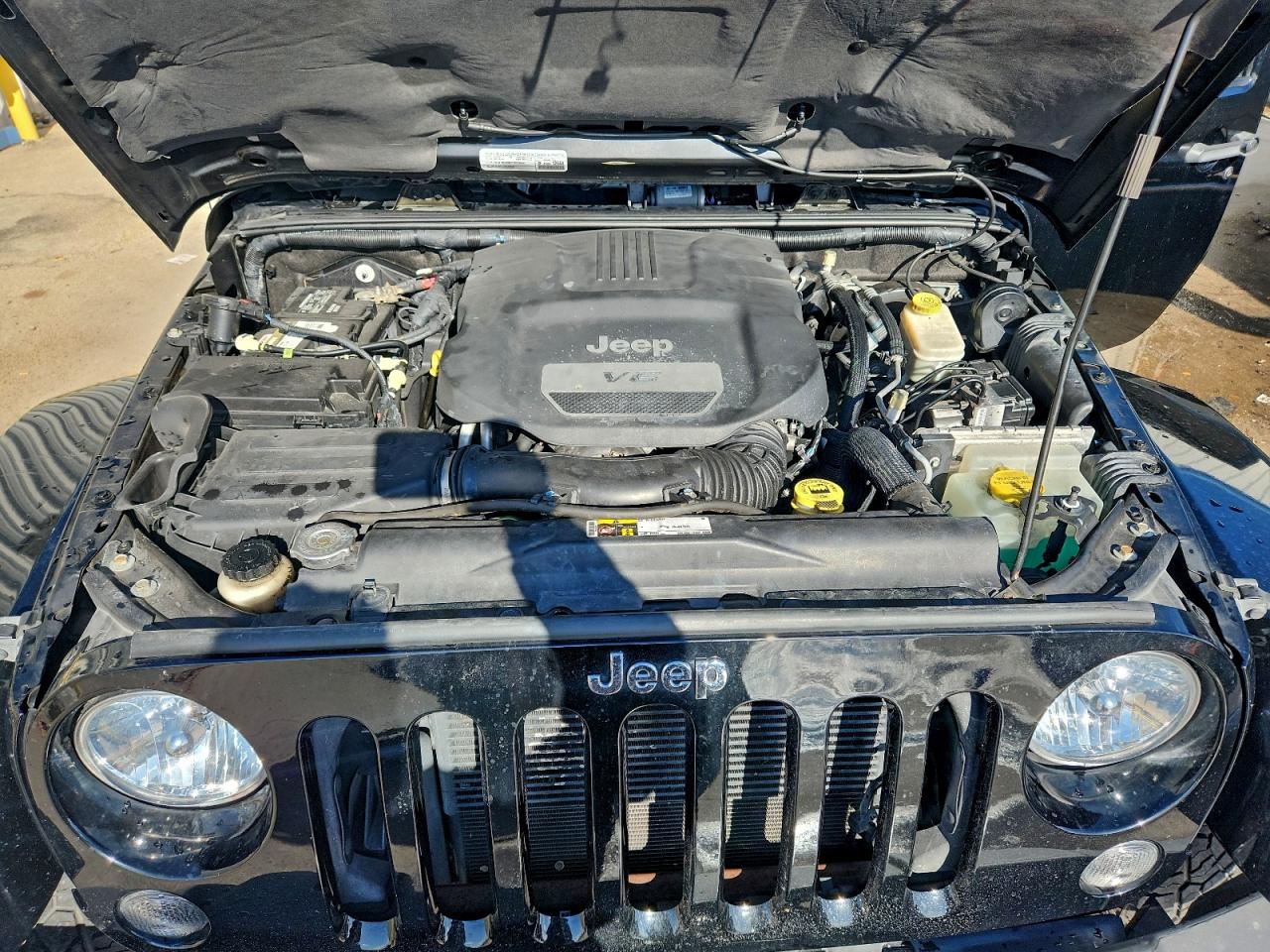 2015 JEEP WRANGLER UNLIMITED SAHARA photo 23