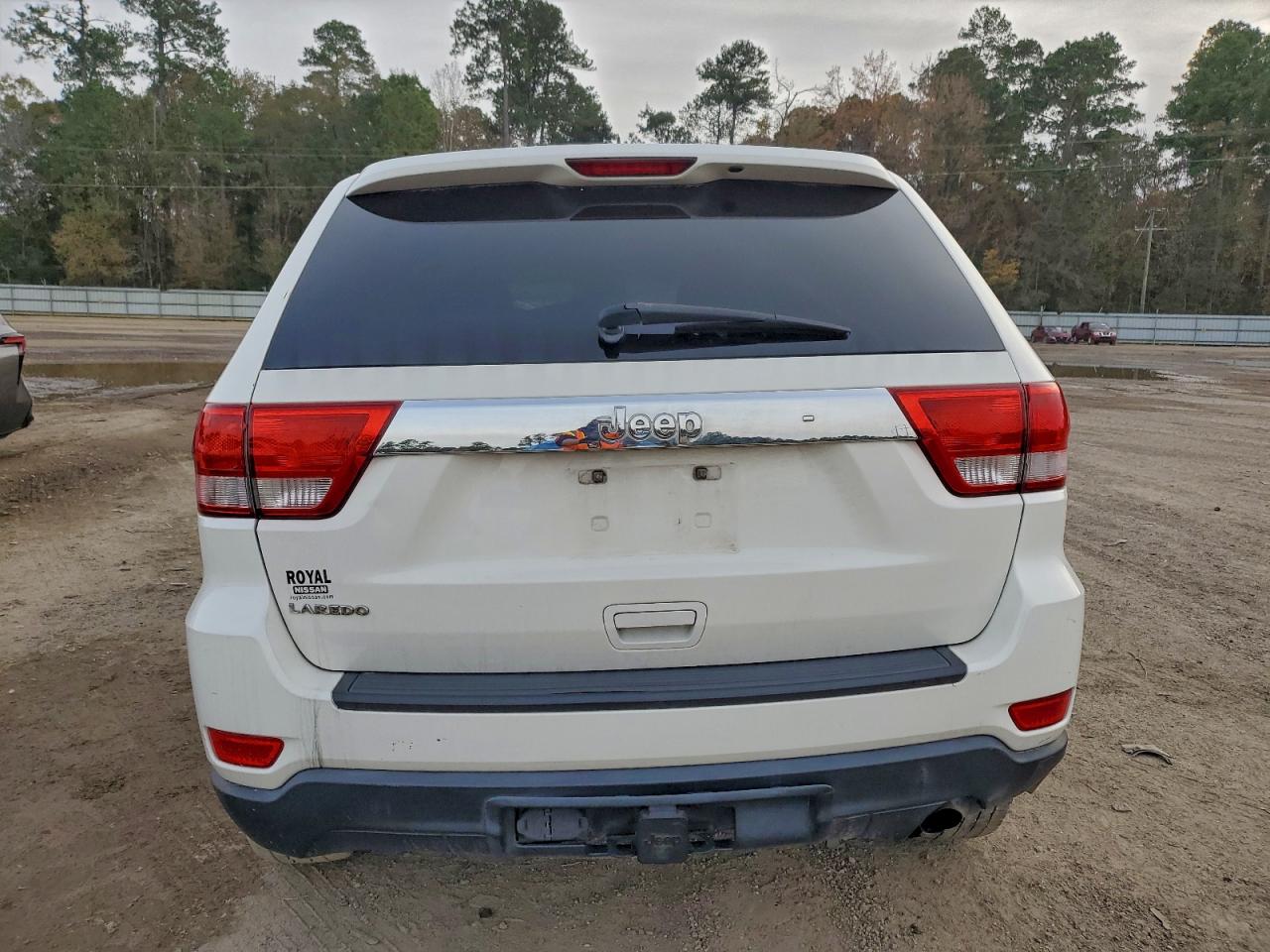 2011 JEEP GRAND CHEROKEE LAREDO photo 16