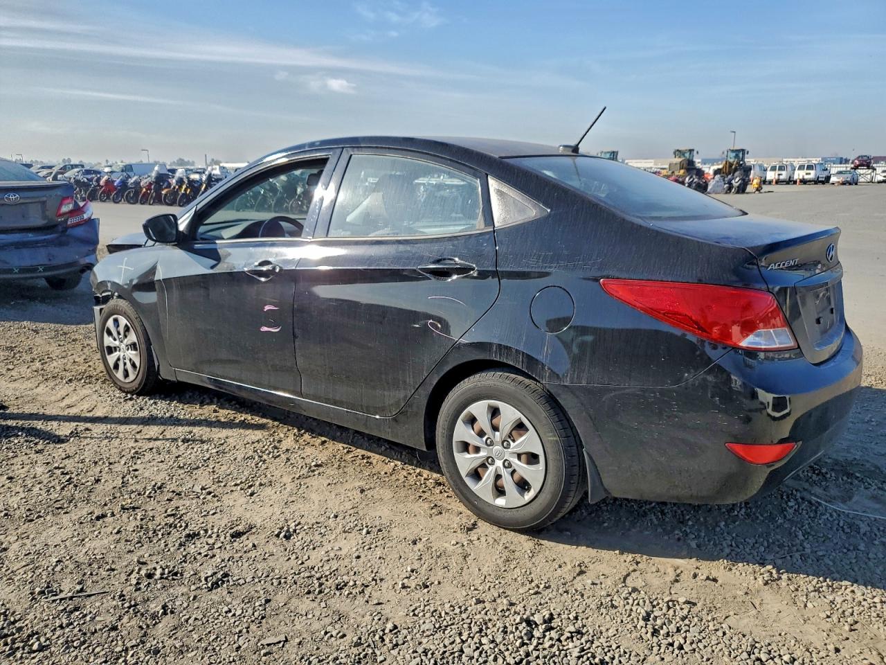 2016 HYUNDAI ACCENT SE photo 4