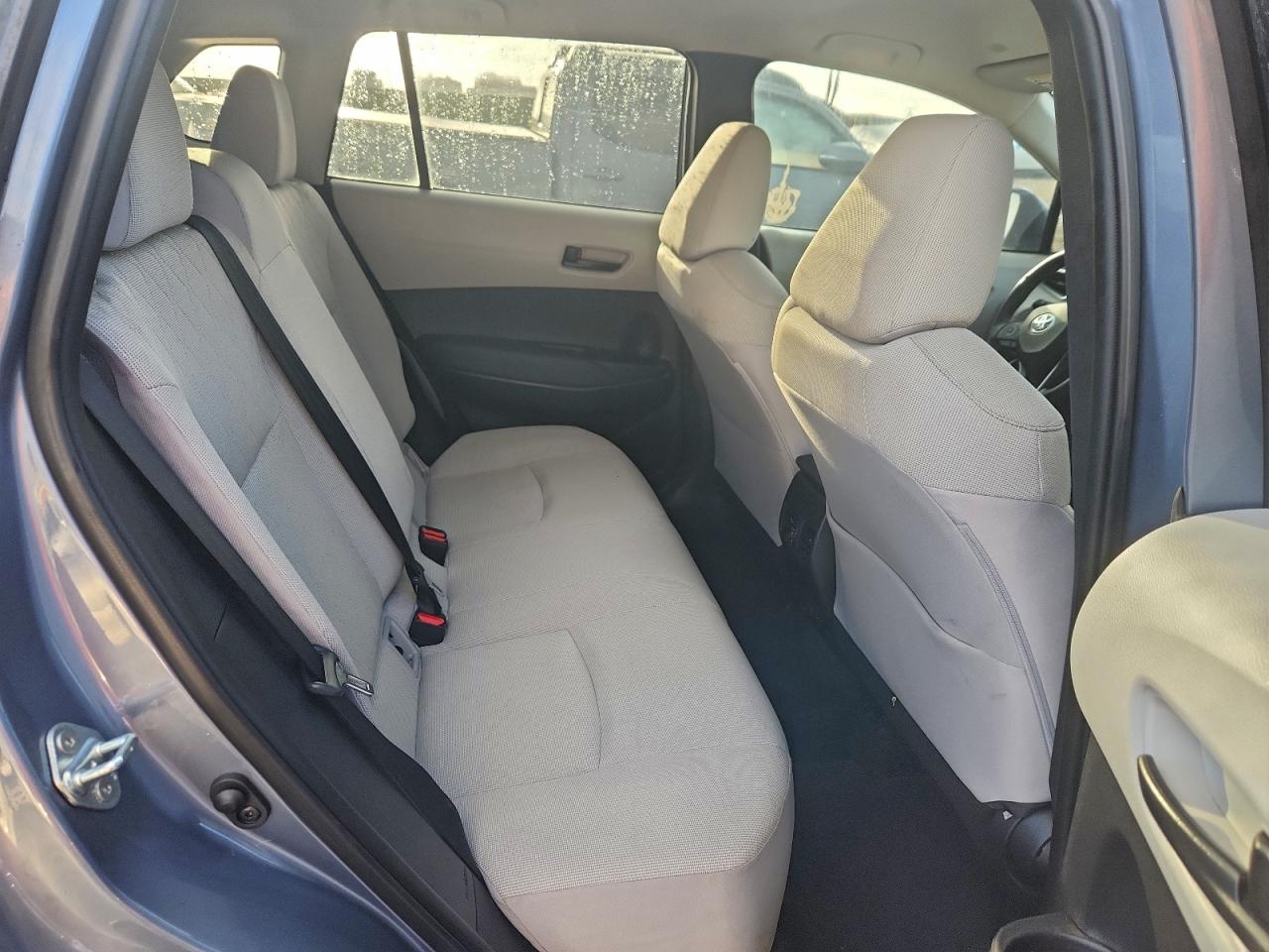 2022 TOYOTA COROLLA CROSS LE photo 11