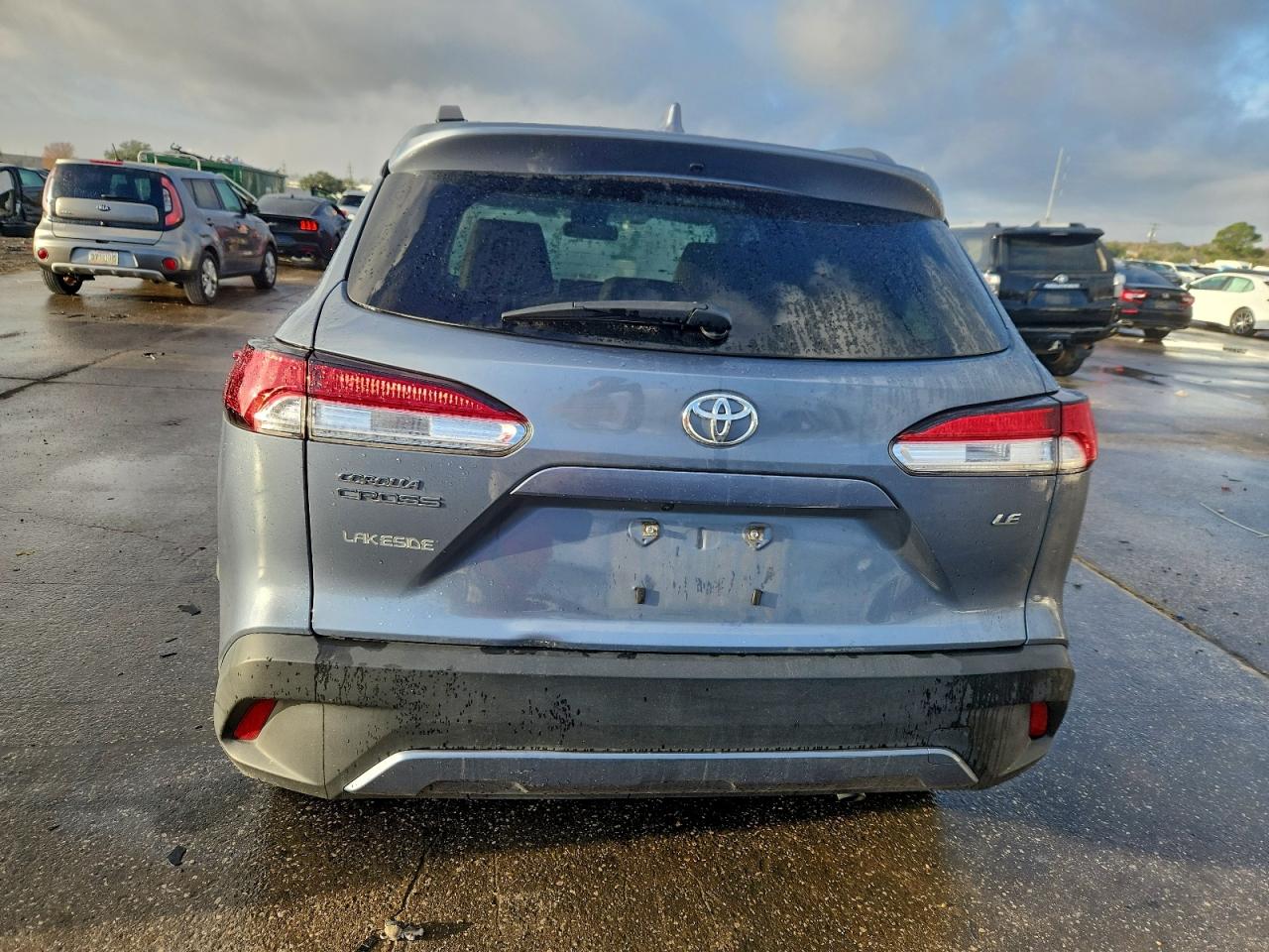 2022 TOYOTA COROLLA CROSS LE photo 6
