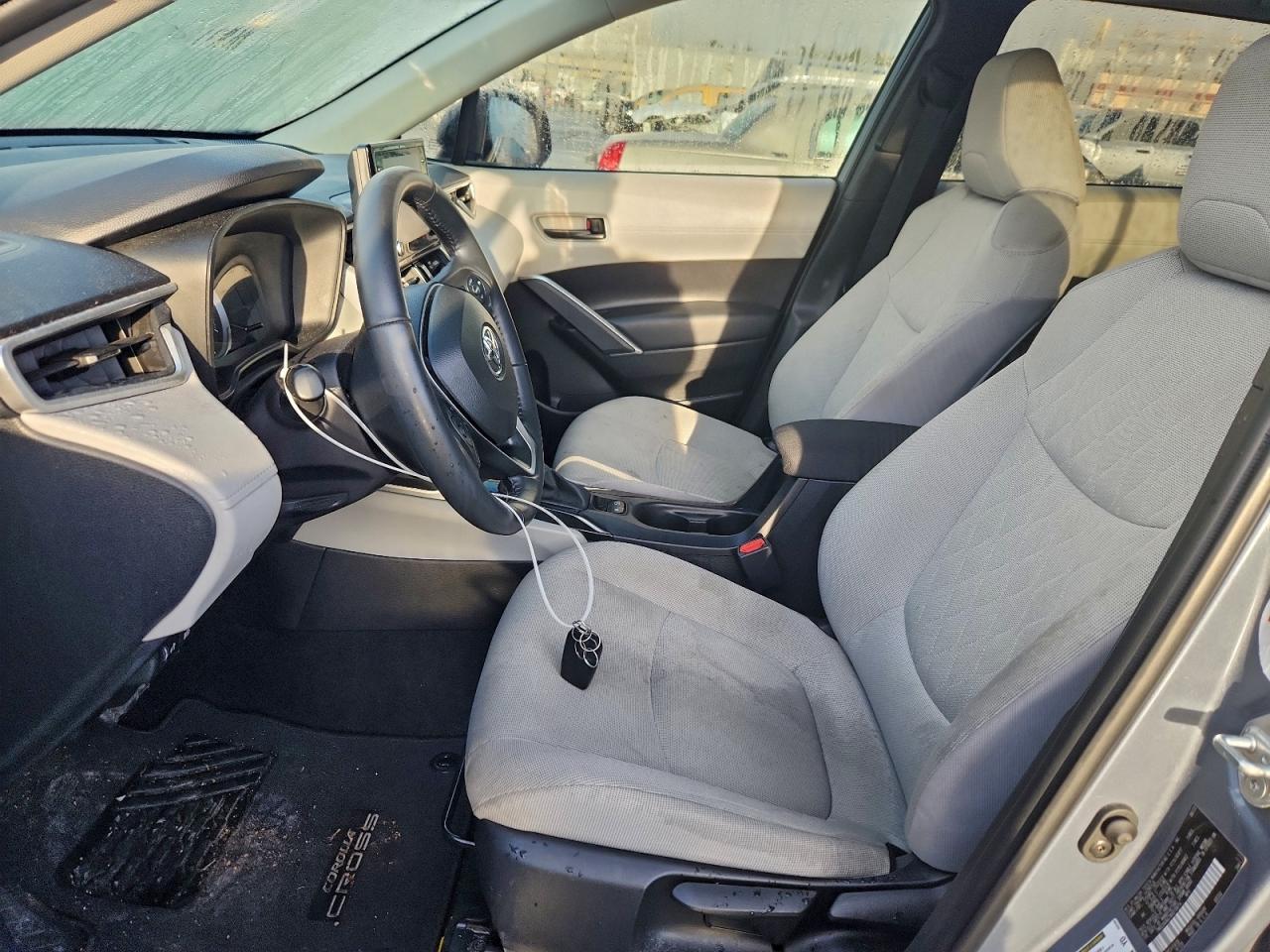 2022 TOYOTA COROLLA CROSS LE photo 7