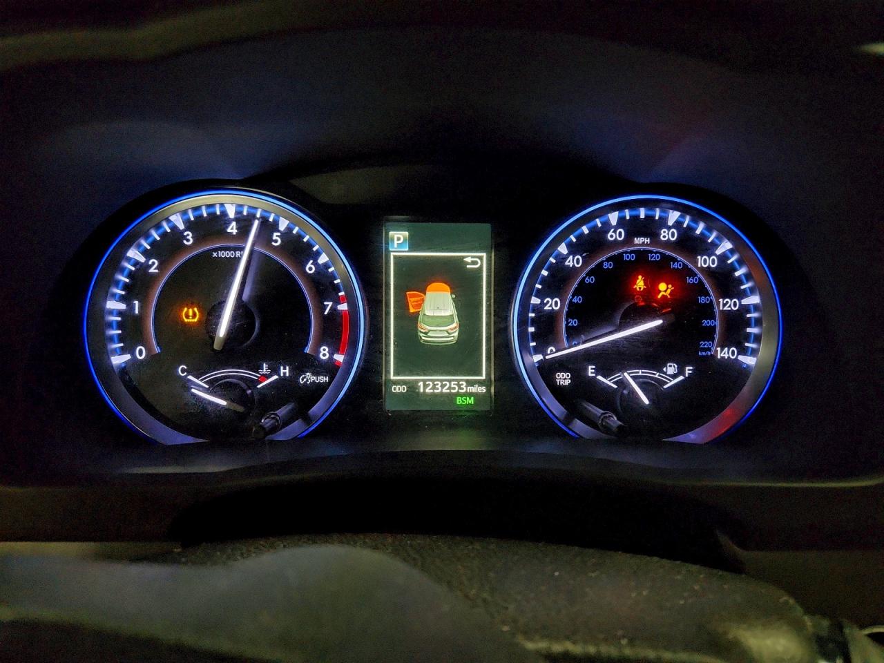 2018 TOYOTA HIGHLANDER SE photo 9