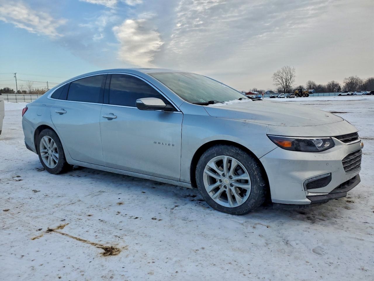 2017 CHEVROLET MALIBU HYBRID photo 4