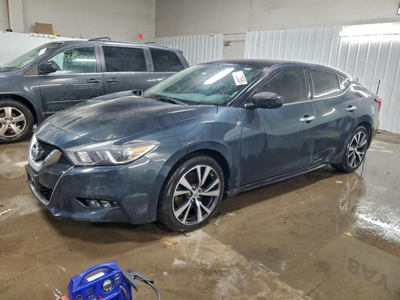 2017 NISSAN MAXIMA