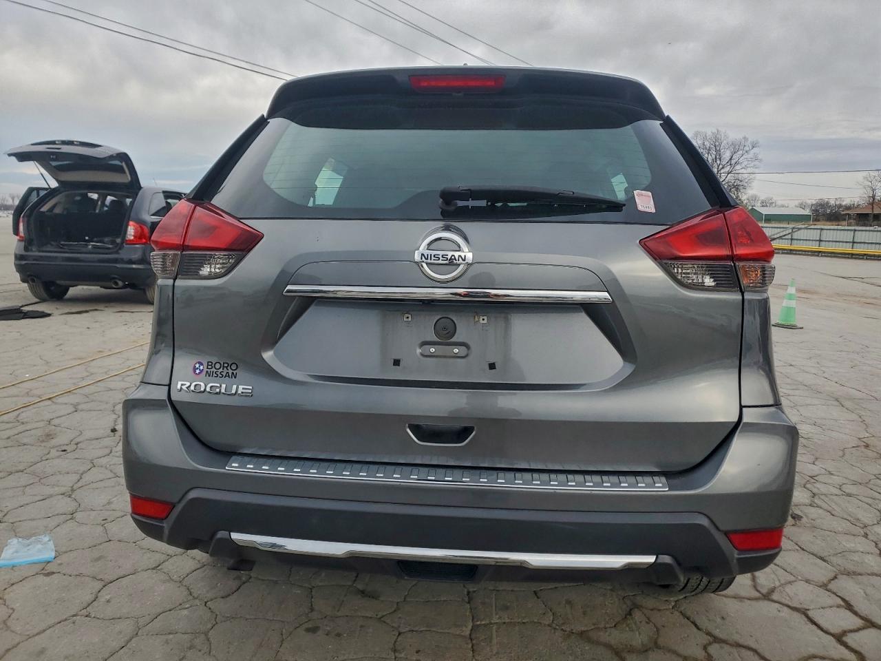 2018 NISSAN ROGUE S photo 6