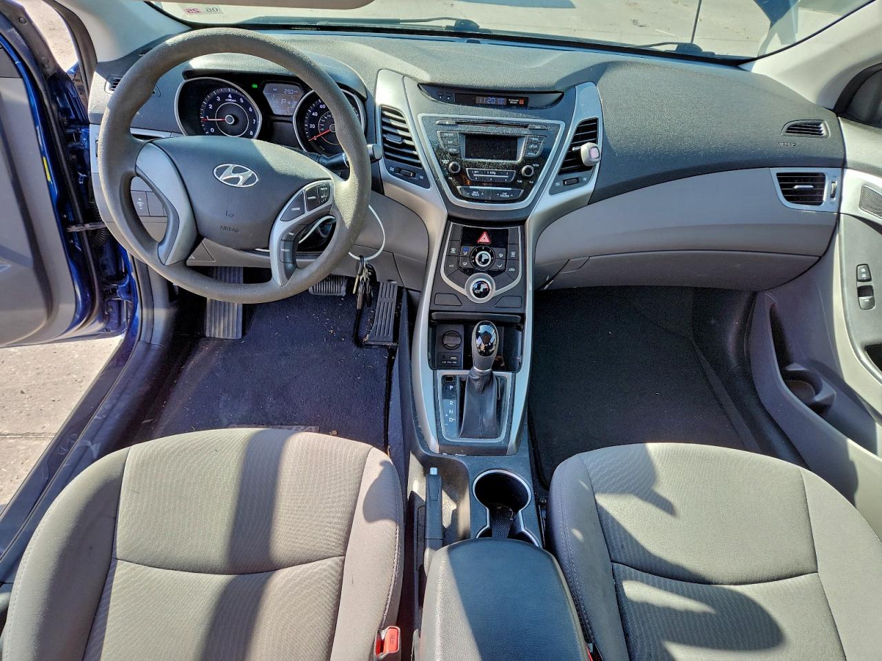 2016 HYUNDAI ELANTRA SE photo 8