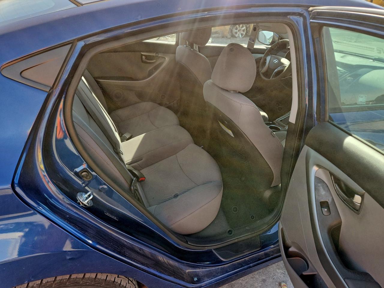 2016 HYUNDAI ELANTRA SE photo 10