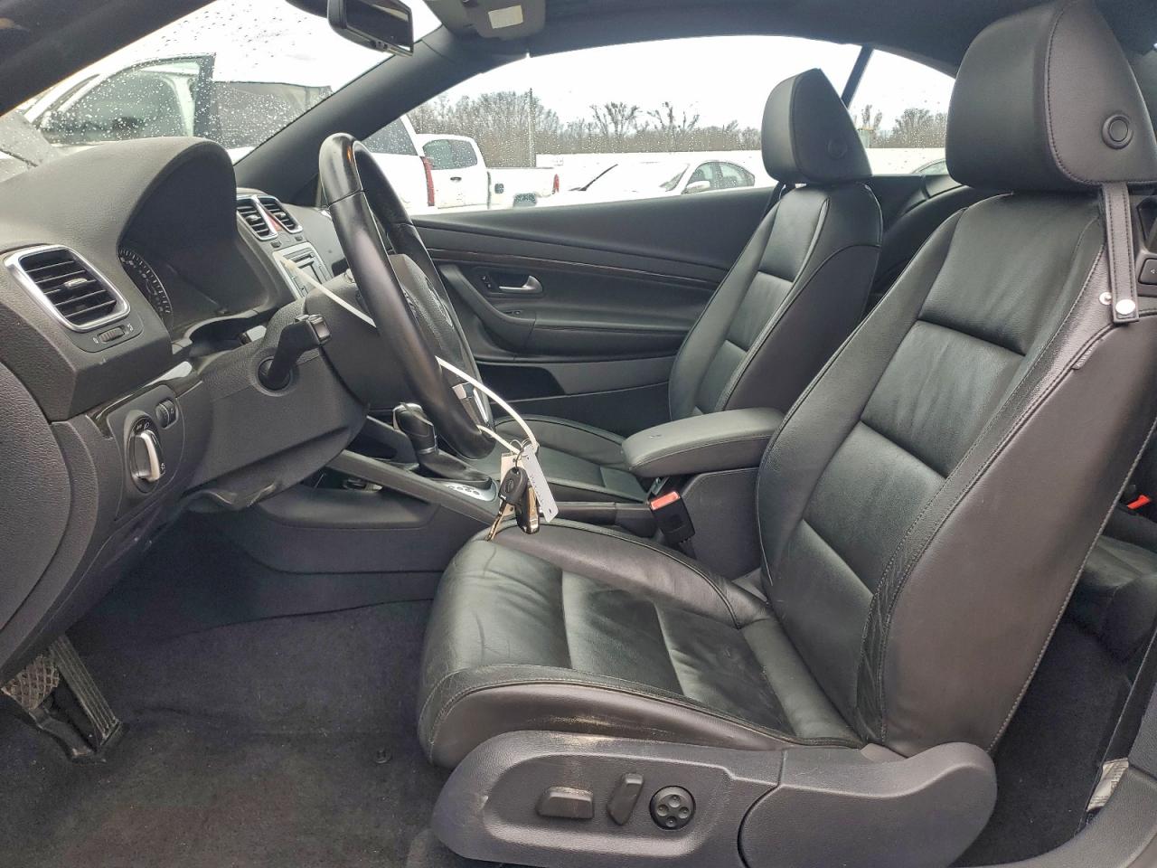 2013 VOLKSWAGEN EOS LUX photo 13