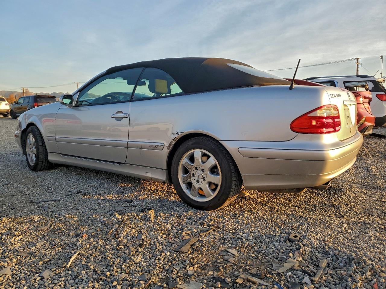 2003 MERCEDES-BENZ CLK 320 photo 2