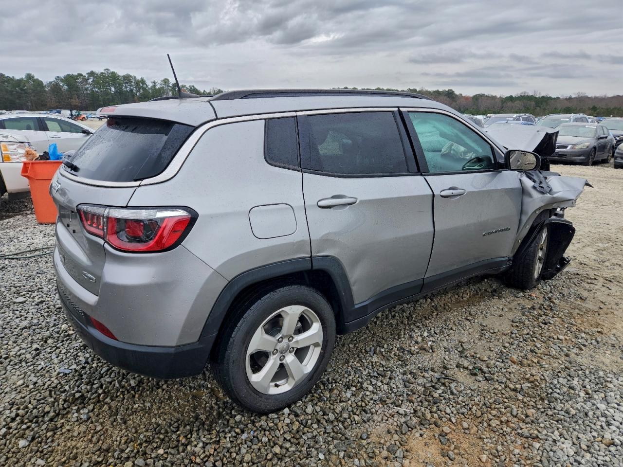 2019 JEEP COMPASS LATITUDE photo 5