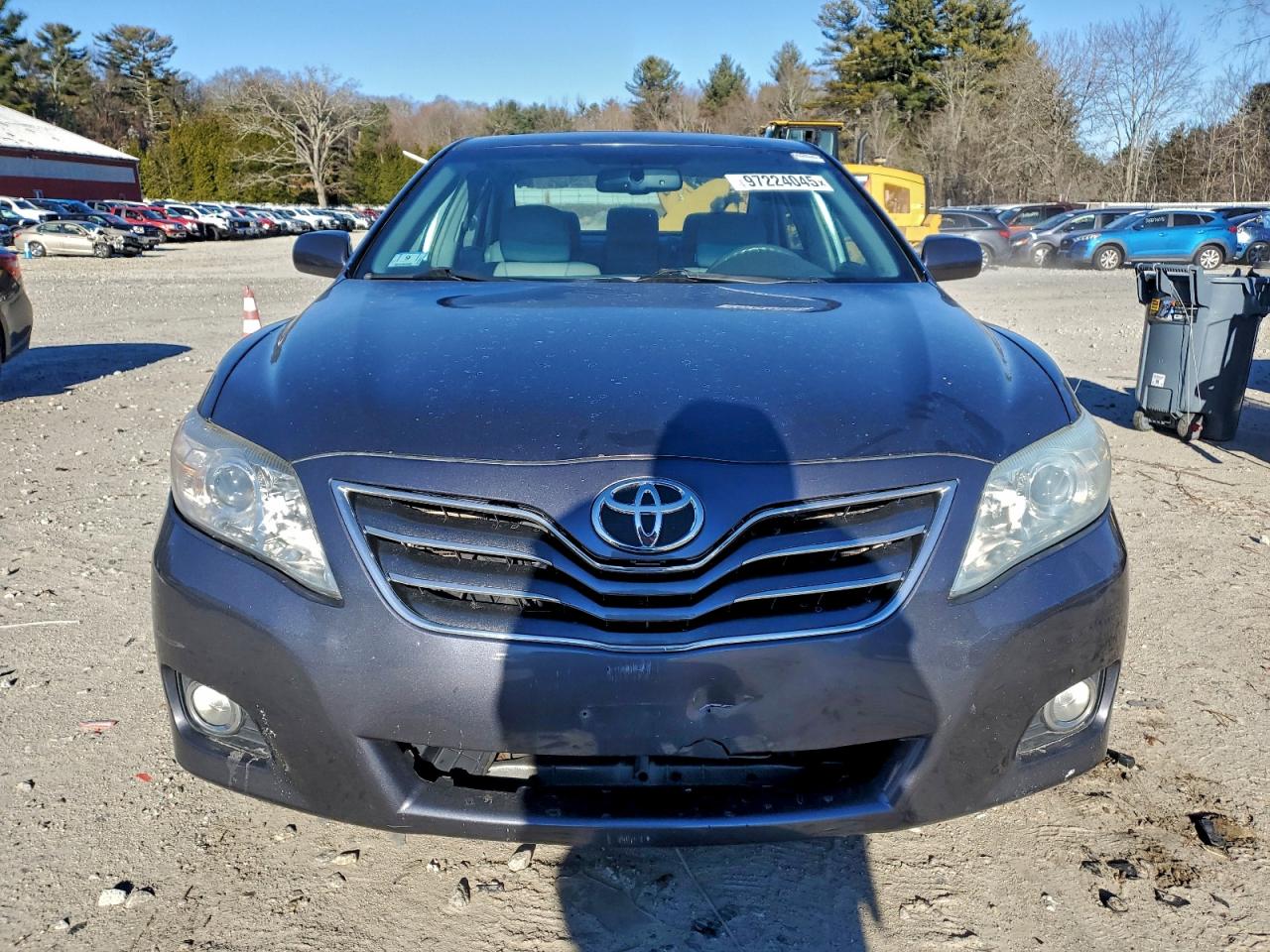 2010 TOYOTA CAMRY SE photo 5